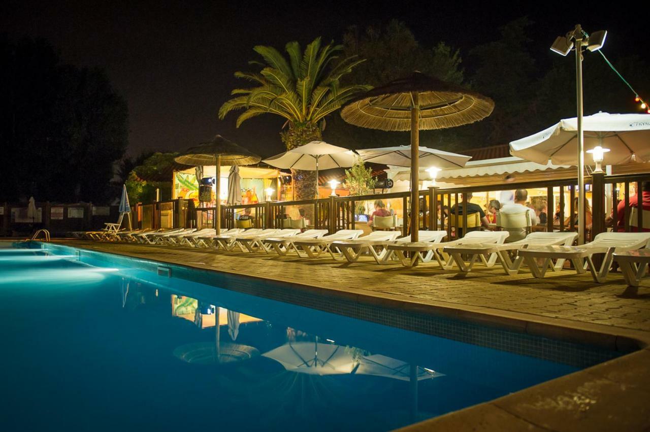 Camping L'Oasis Et California Hotel Le Barcarès Exterior foto